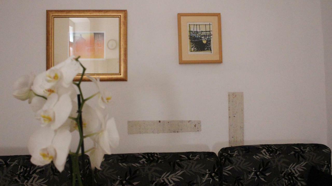 In The Center & Nice & Quiet พูลา ภายนอก รูปภาพ